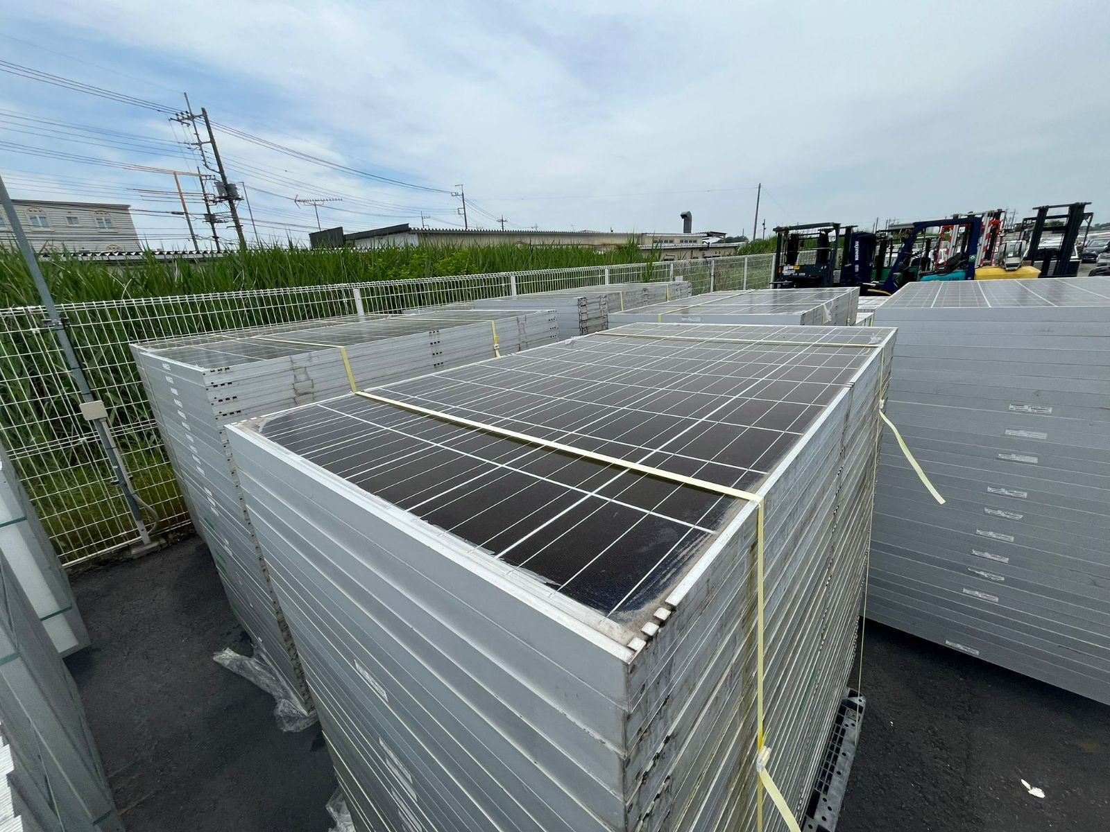 DIYにおすすめ！検品済み！Trinaソーラー 325W 大特価30枚セット！ バラ売り/追加売り歓迎  中古品 茨城県坂東市【現地渡しのみ】 DIYにおすすめ！検品済み！Trinaソーラー 325W 大特価30枚セット