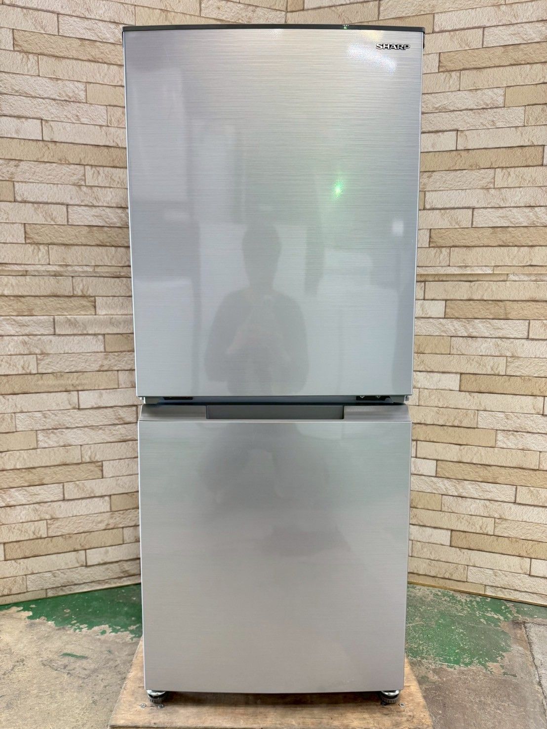 大阪送料無料★3か月保障付★冷蔵庫★2020年★SJ-D15G-W★IR-536 大阪送料無料☆3か月保障付き☆冷蔵庫☆シャープ☆2ドア