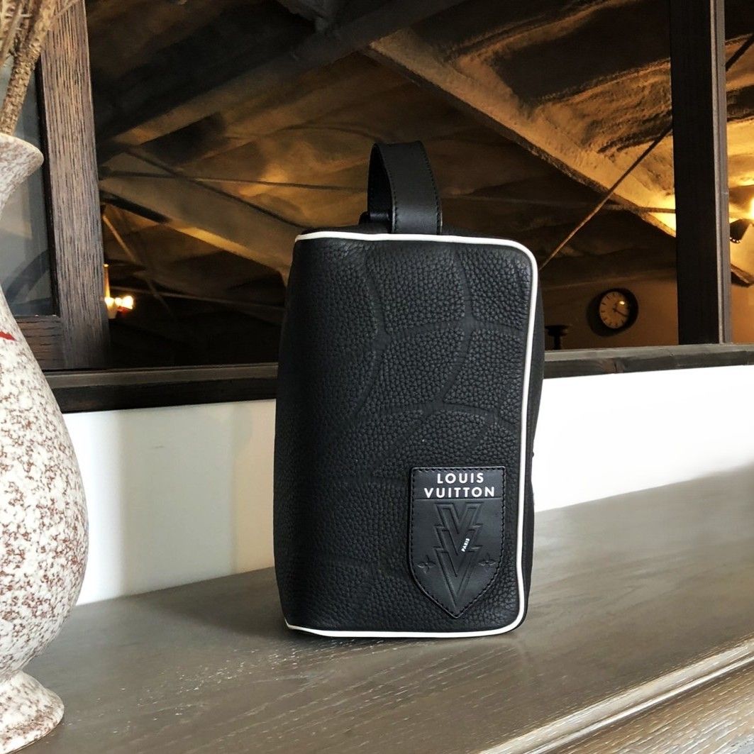 美品／LOUIS VUITTON ルイ・ヴィトン クローク・ドップキット