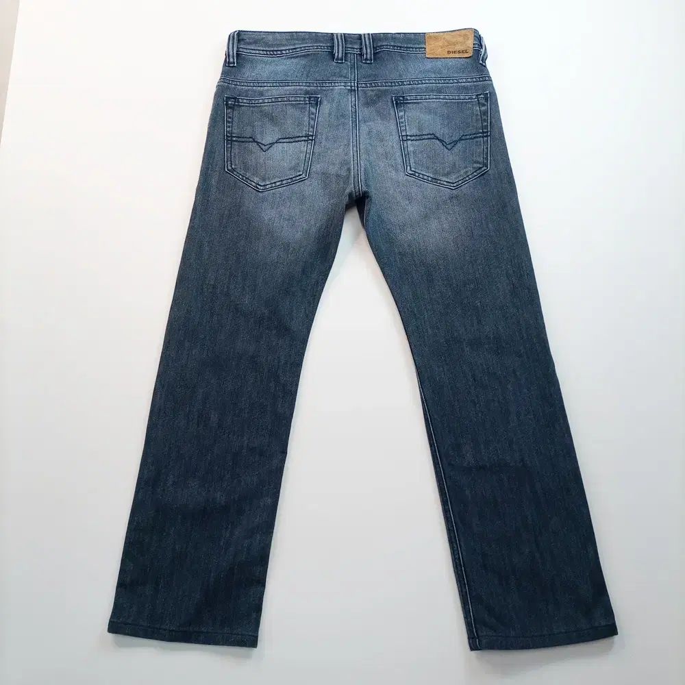 【雷市場（ポンジャン）商品韓国直送】 DIESEL(ディーゼル) デニム サイズ 30 ストレート ウォッシング ヴィンテージ メンズ デニムパンツ A3606