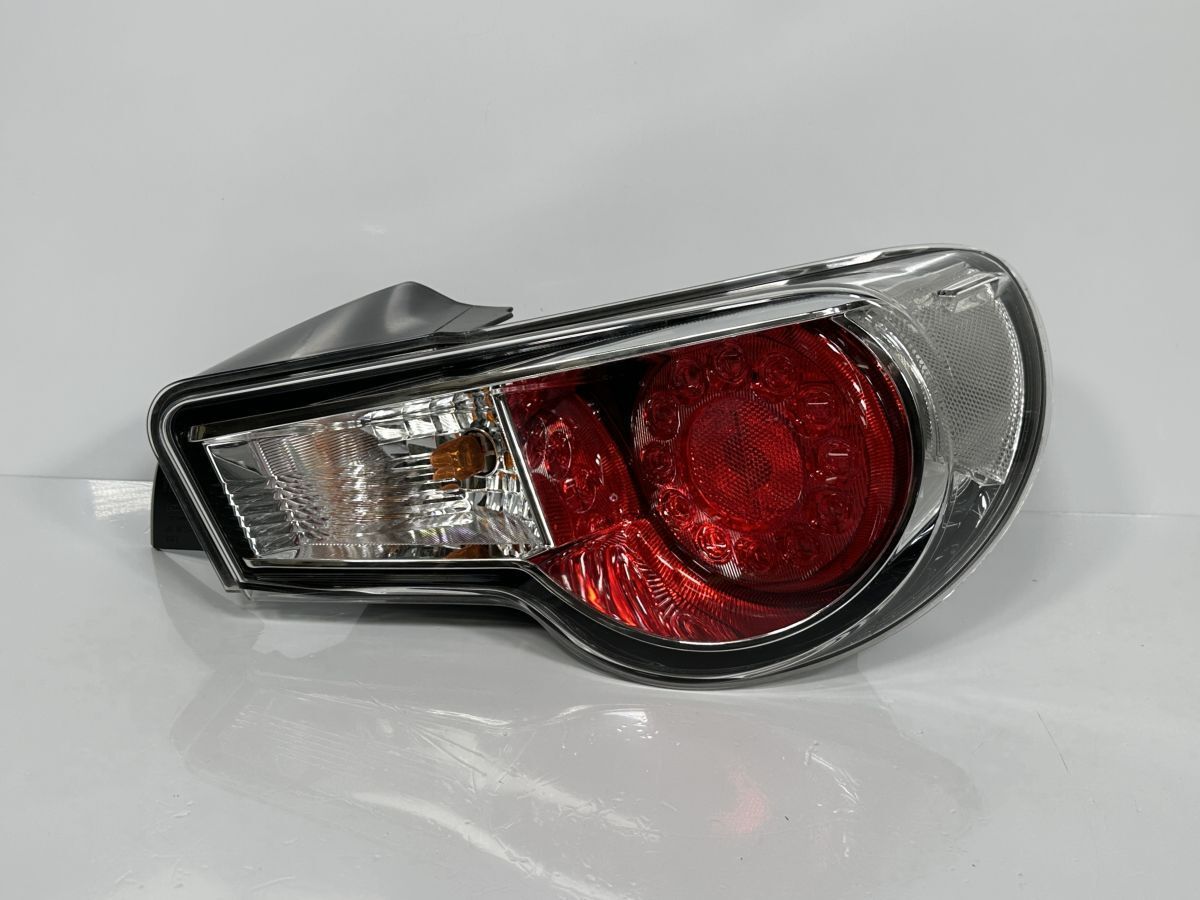 破損キズなし 86 ハチロク ZN6 BRZ ZC6 前期 純正 右テールランプAssy RH SU003-02530 84912CA041 220-60082 220-60084 管理31790