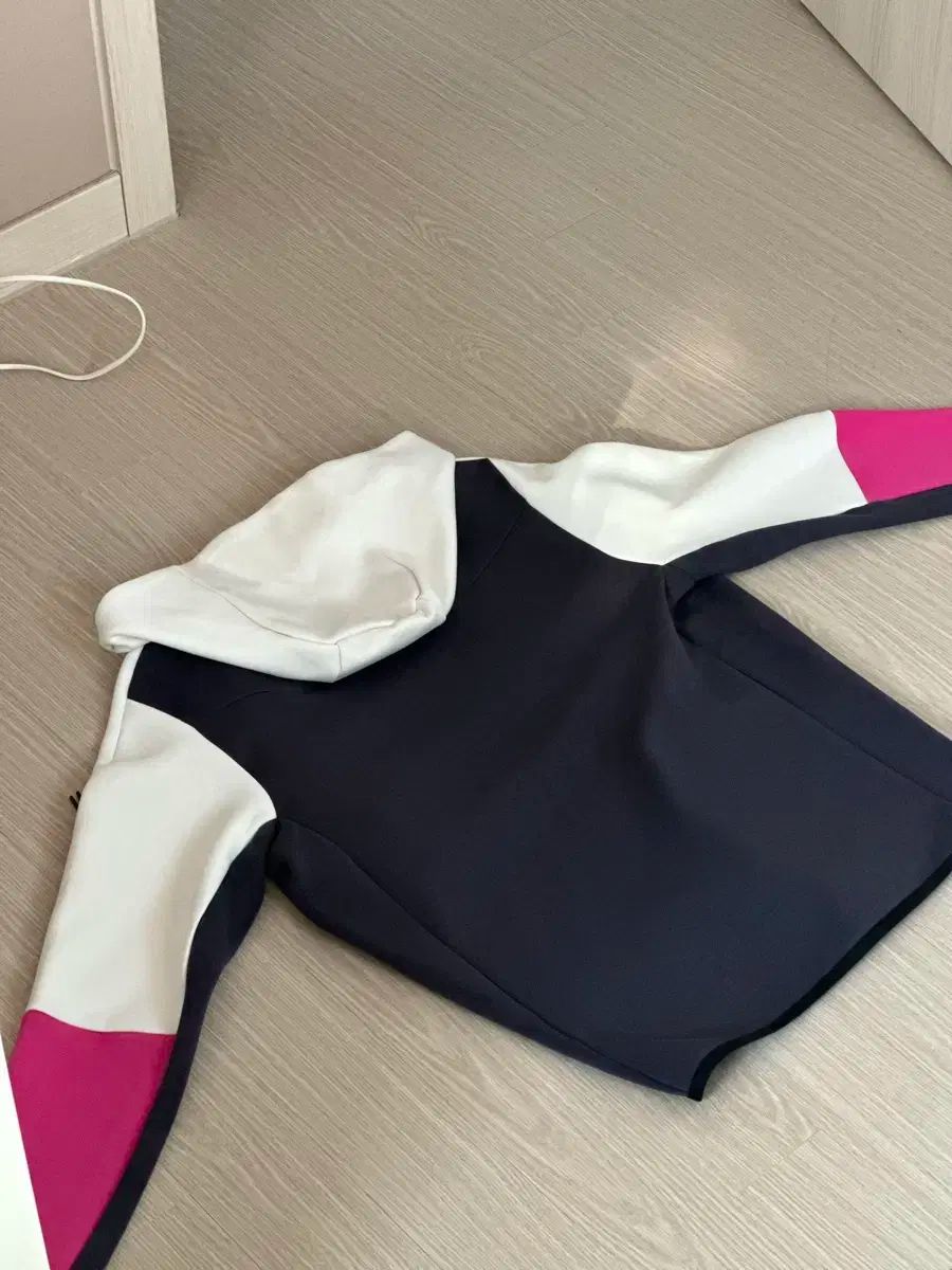 ナイキ テックフィット