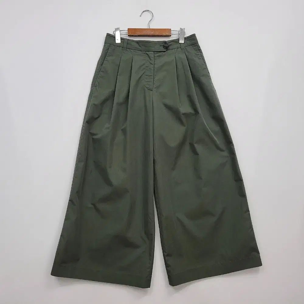 BEAKER ビーカ 002 女性 2025ss カーキ コットン ワイド パンツ アリス