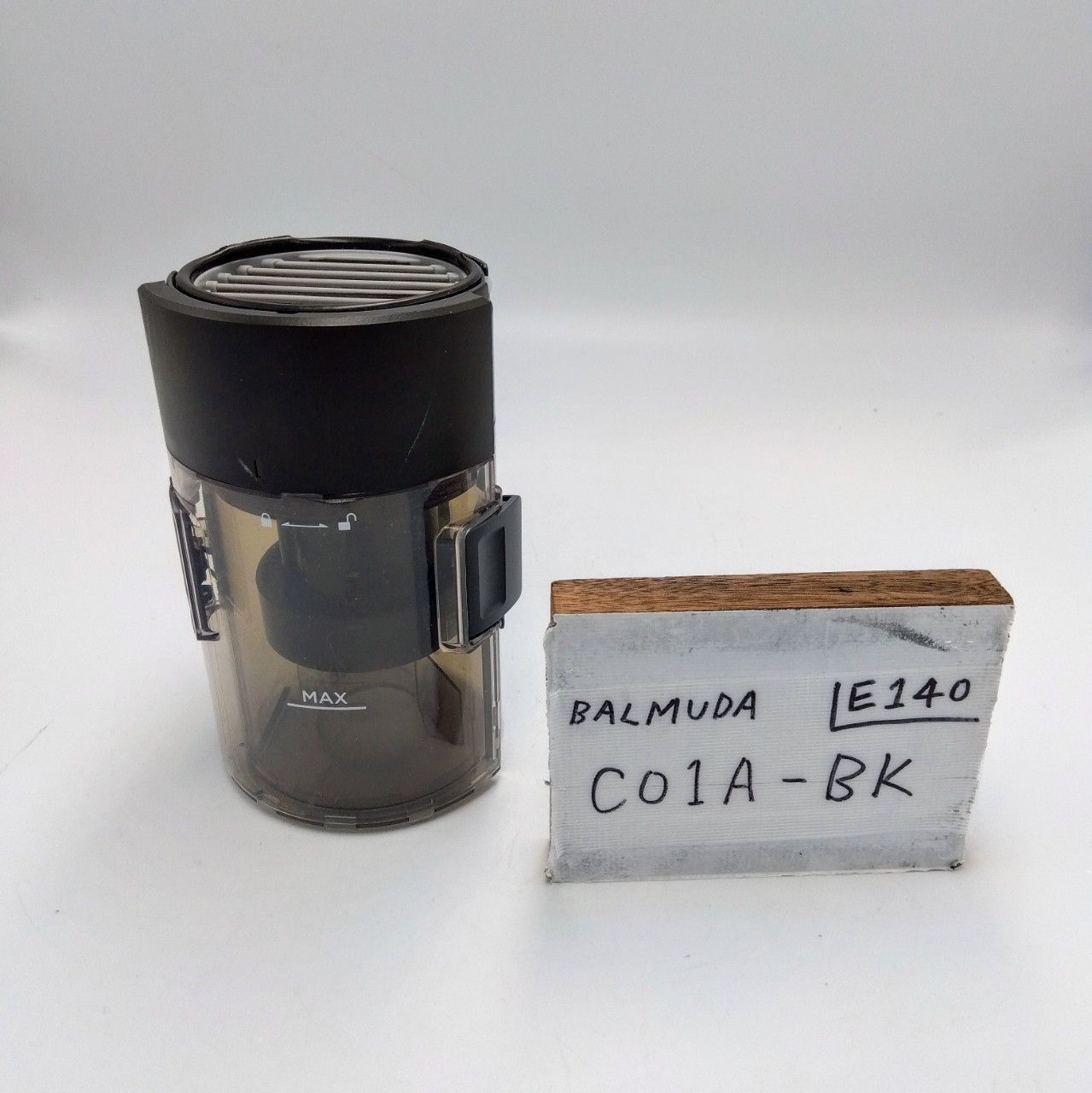 簡易清掃済】BALMUDA（型番：C01A-BK） 掃除機 スティック