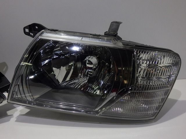 ヘッドライト左右 V73W|V75W