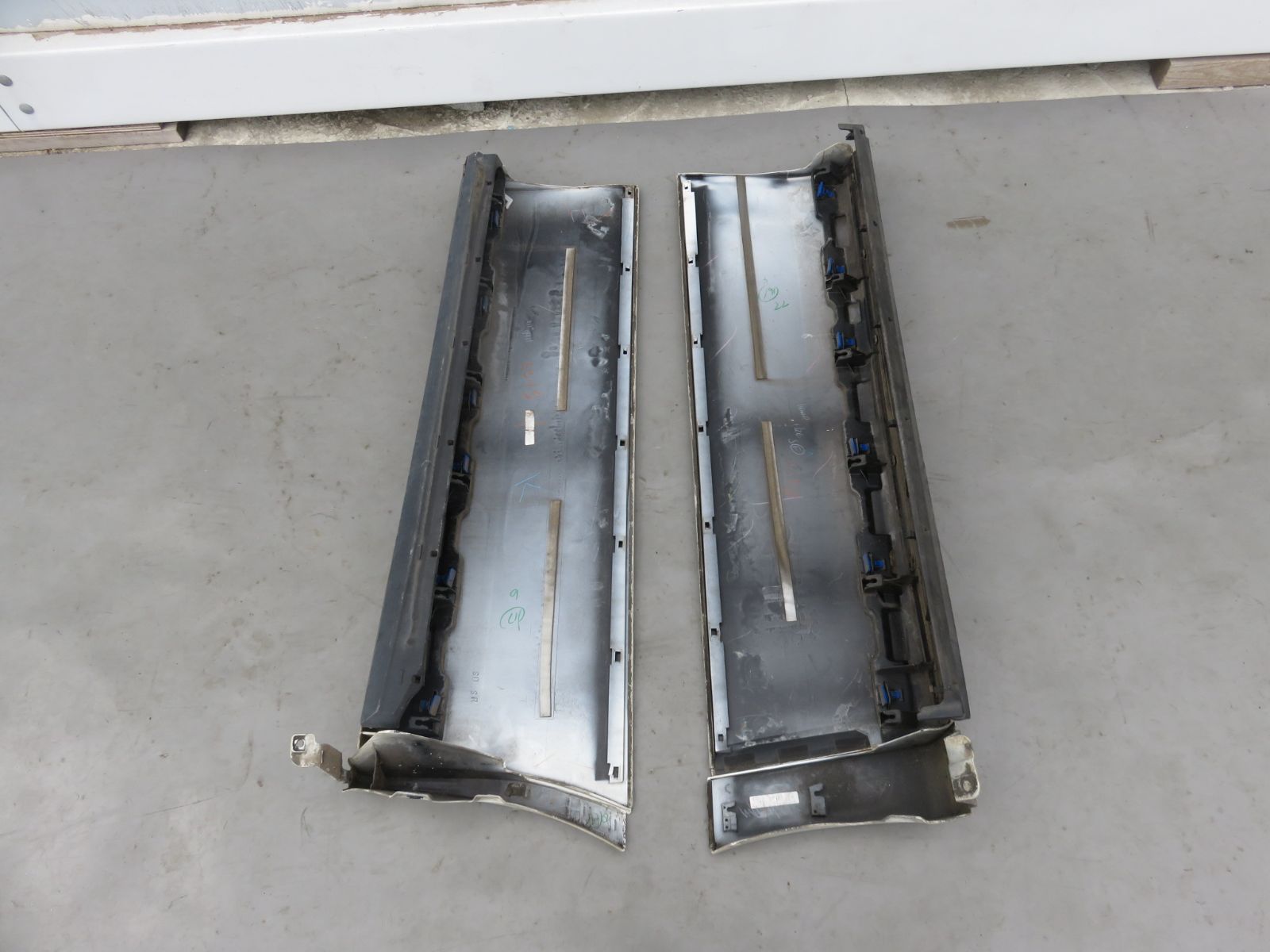 サイドパネル 右前