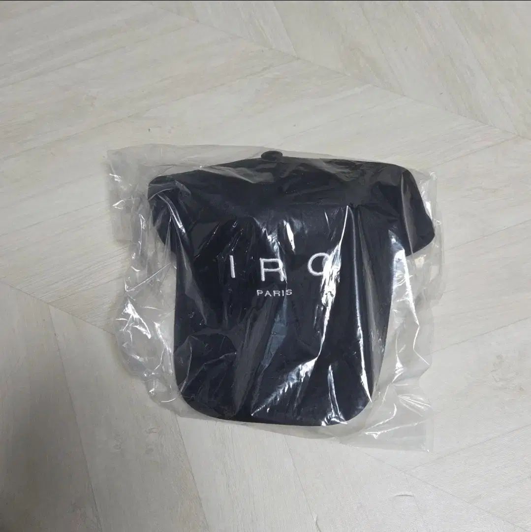 商品 IRO イロ ボールキャップ 帽子 ブラック 販売