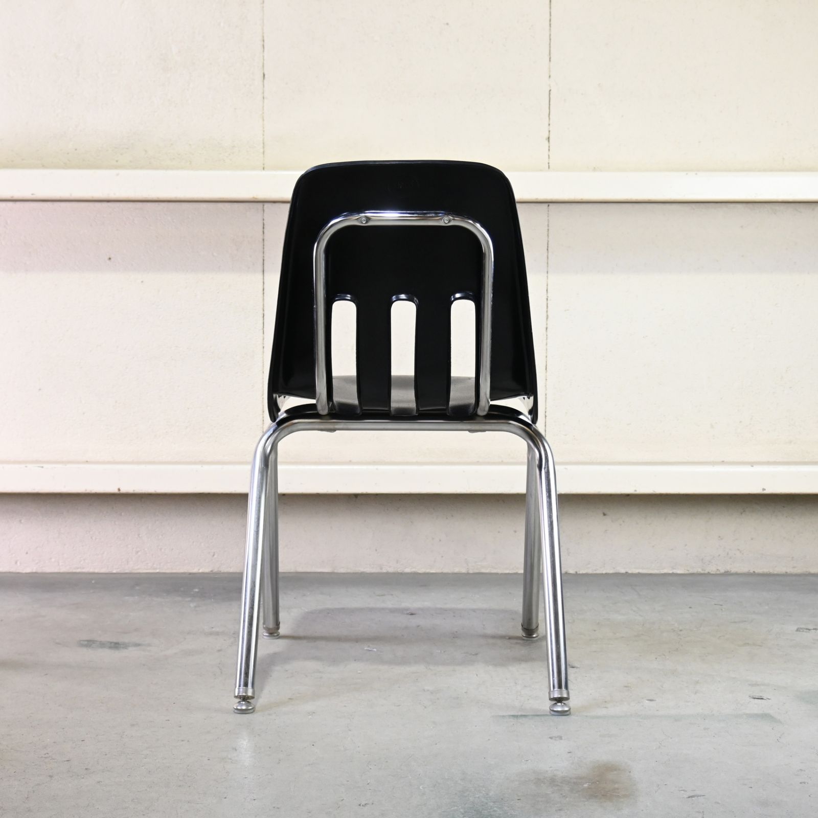VIRCO 9000 Chair バルコ スタッキングチェアブラック VIRCO 9000 Chair バルコ スタッキングチェアブラック VIRCO 9000