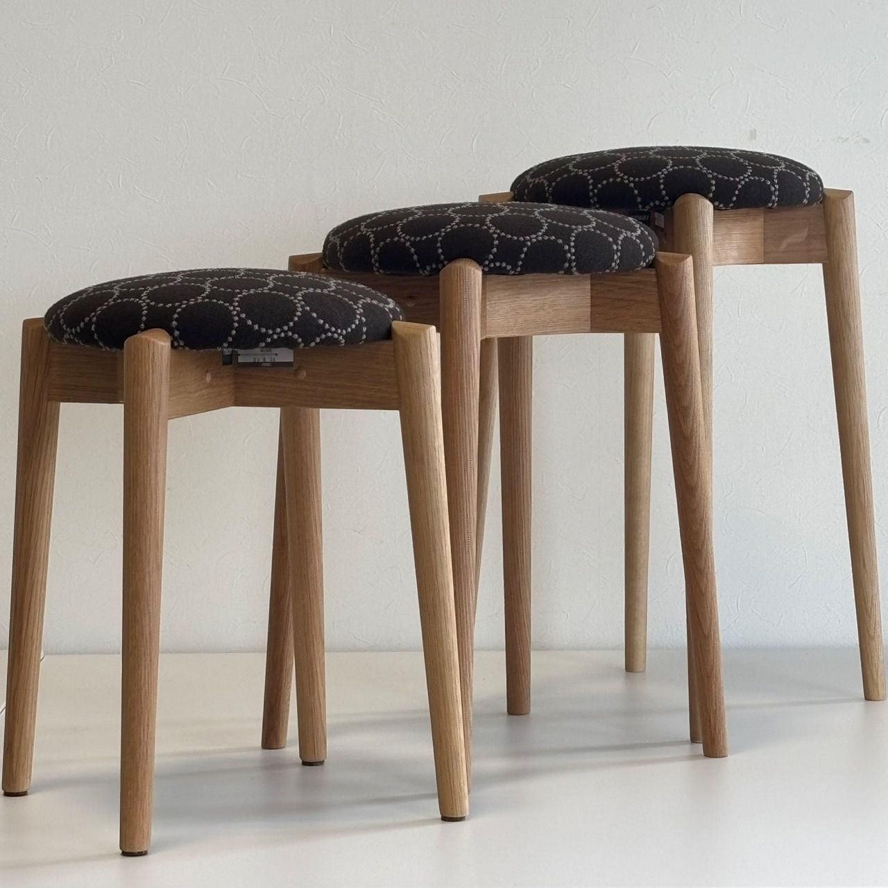 店頭展示品】特別仕様 日進木工 TOYスツール(高さ550) WOS-1712