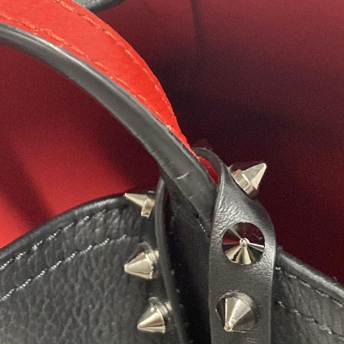 CHRISTIAN LOUBOUTIN