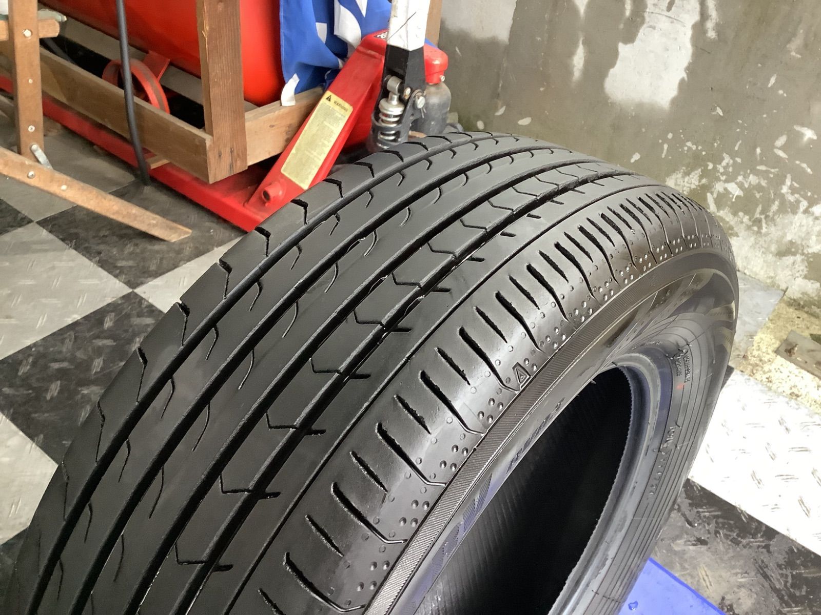 新品に近い中古タイヤ交換込み195/65R15 91H ブルーアースRV03年製2024