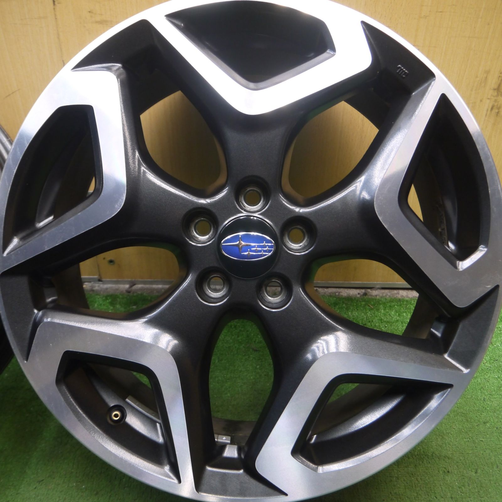 *送料無料* 4本価格★スバル GT系 XV 純正 ホイール 18インチ 18×7J PCD100/5H★4070109Hホ