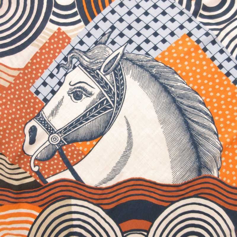 ＊抜群の存在感＊【HERMES】トライアングル 大判 スカーフ 抜群の存在感】HERMES トライアングル 大判 スカーフ