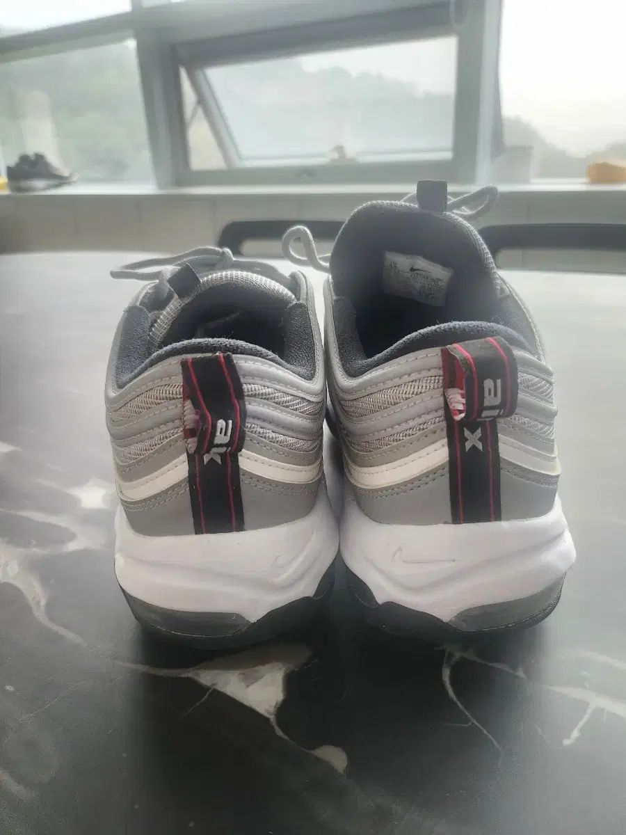 最大15％オフで販売。 NIKE ナイキ エアマックス 97 シルバー ゴルフシューズ ピカピカの