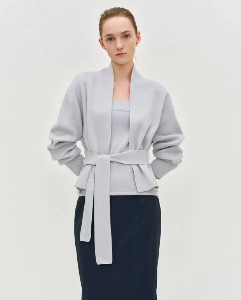 더실루엣 現 シエ シャルロット ウール カーディガン モブバーガンディ