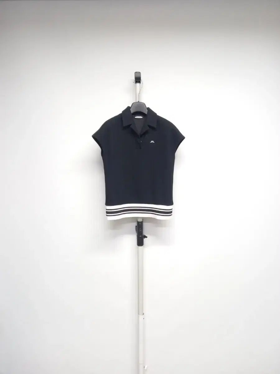 J.LINDEBERG J.リンドバーグ ゴルフ チュンハチュ ベスト 射精 Tシャツ 55