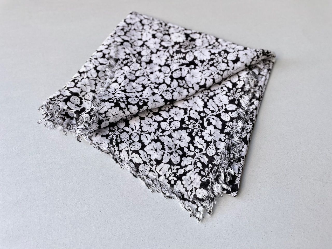 R&D.M.Co- オールドマンズテーラー ハンドプリントコットンガーゼ