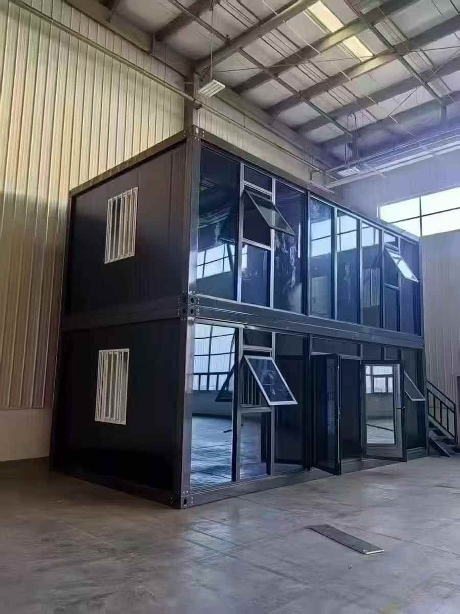 新品 組立式コンテナハウス　倉庫・事務所・住居など多目的 新品 組立式コンテナハウス 倉庫・事務所・住居など多目的。受注生産