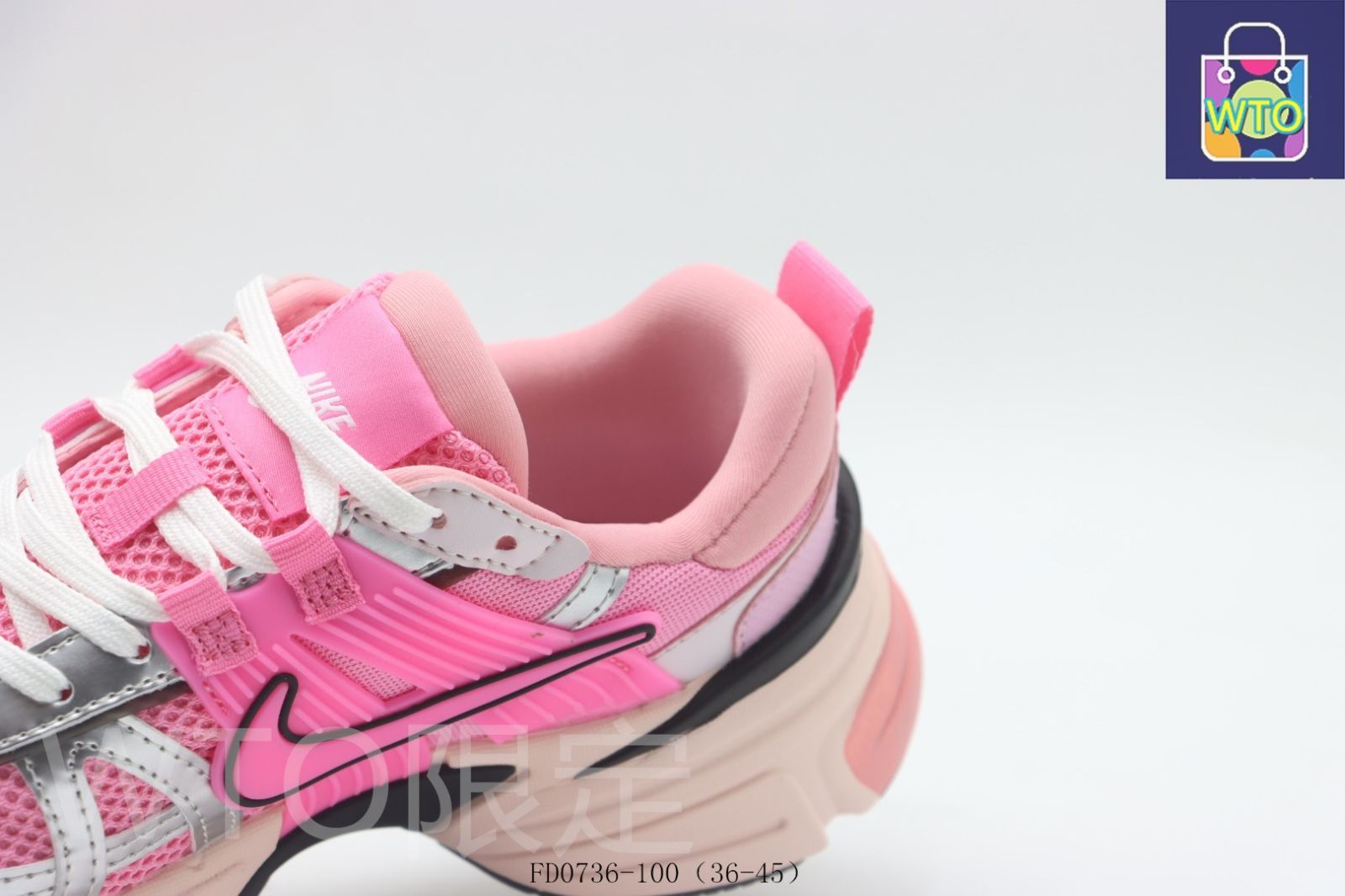 NIKE ピンク ローカット ランニングシューズ 00021498-1.jpg