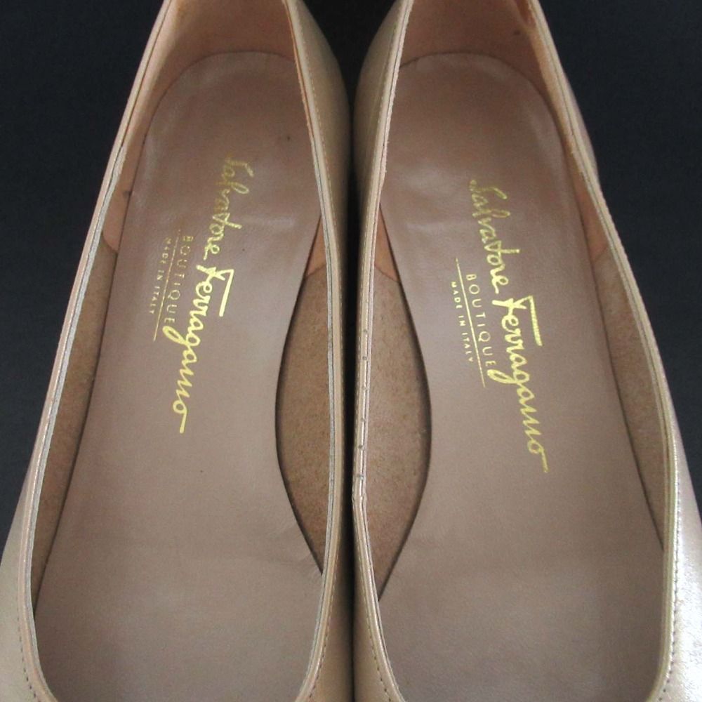 【希少】✨サルヴァトーレフェラガモ パンプスリボンヴァラ パンチング ベージュ FERRAGAMO フェラガモ リボン パンプス Salvatore Ferragamo