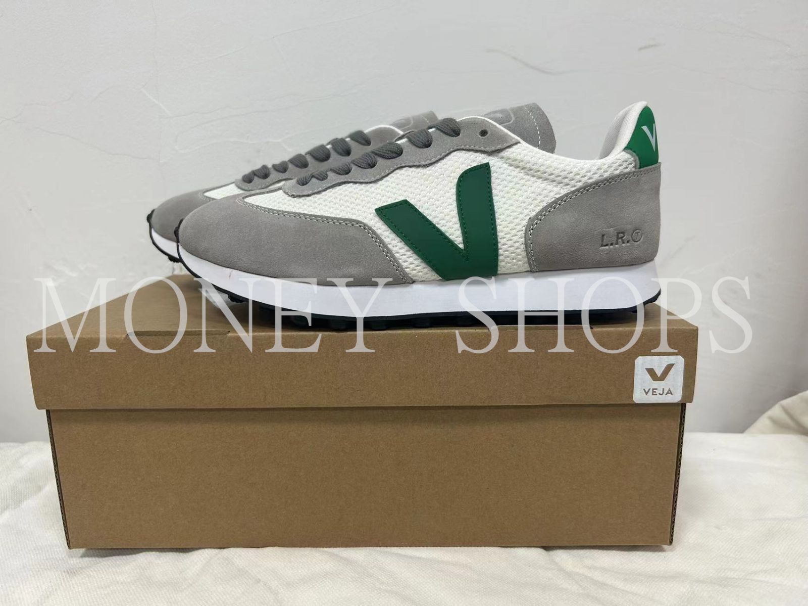 【新品★大人気】   VEJA RIO BRANCOスニーカーホワイト/グリーン (男女兼用)