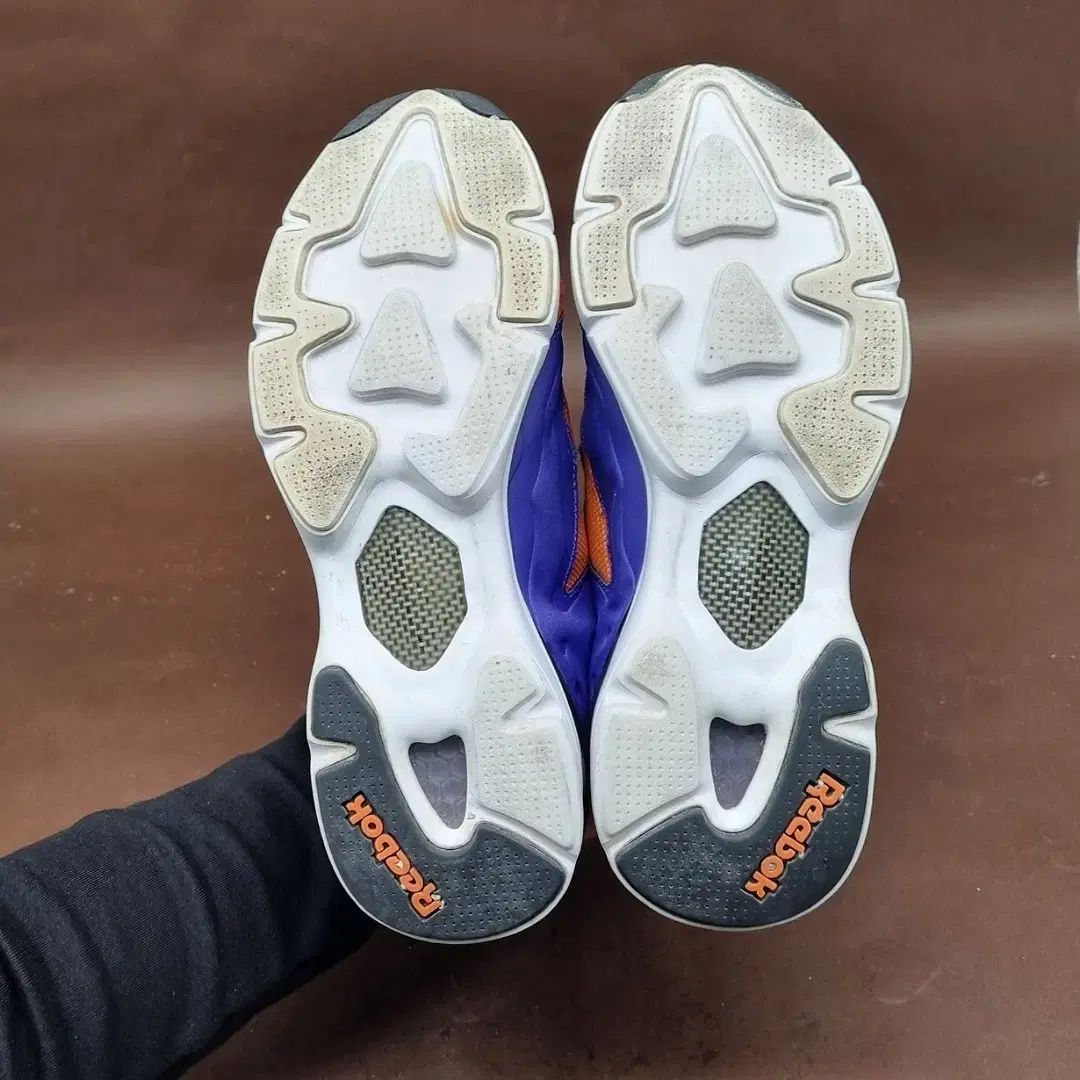 Reebok(リーボック) ポンプフューリー スニーカー 240 - メルカリ