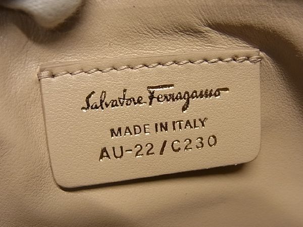 □新品□未使用□Salvatore Ferragamo フェラガモ AU-22 C230 ダブル