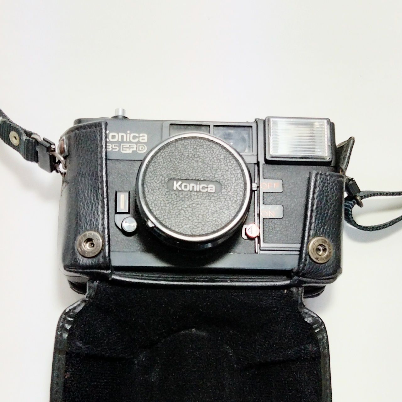 KONICA フィルムカメラ カバー付き