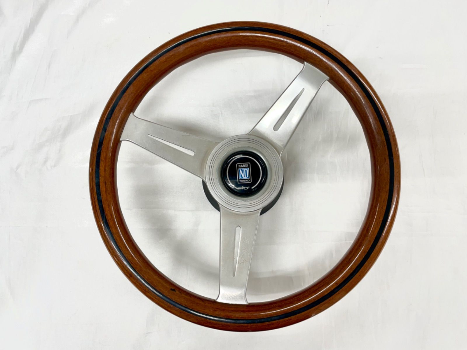 l*z様 ナルディー　NARDI ステアリング ウッド ホーンボタン付 ND TOKYO ナルディ ウッドステアリング ホーンボタン付き ハンドル