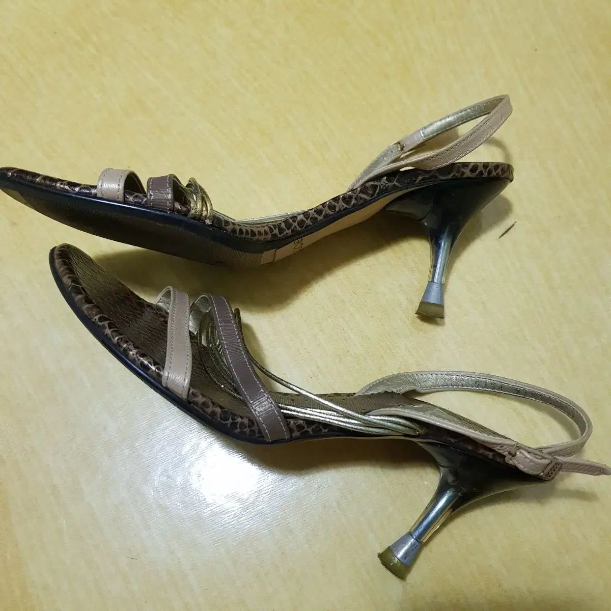 ゴセ サンダル