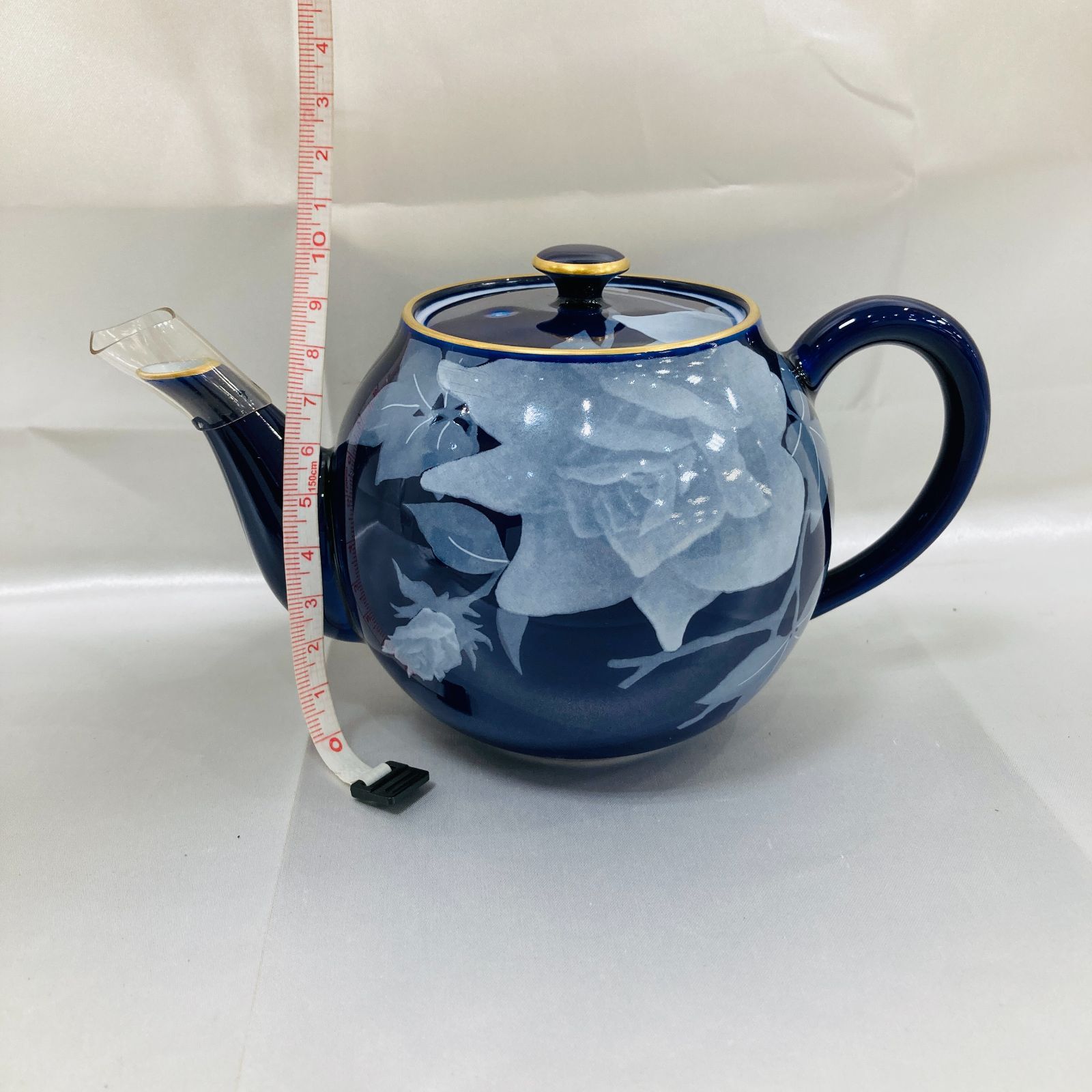 未使用 香蘭社　ルリ白ばら 蓋付き茶器揃　急須 湯呑5個　箱入り 香蘭社 ルリ白ばら ルリ薔薇 蓋付茶器揃 急須&蓋付き湯呑5客