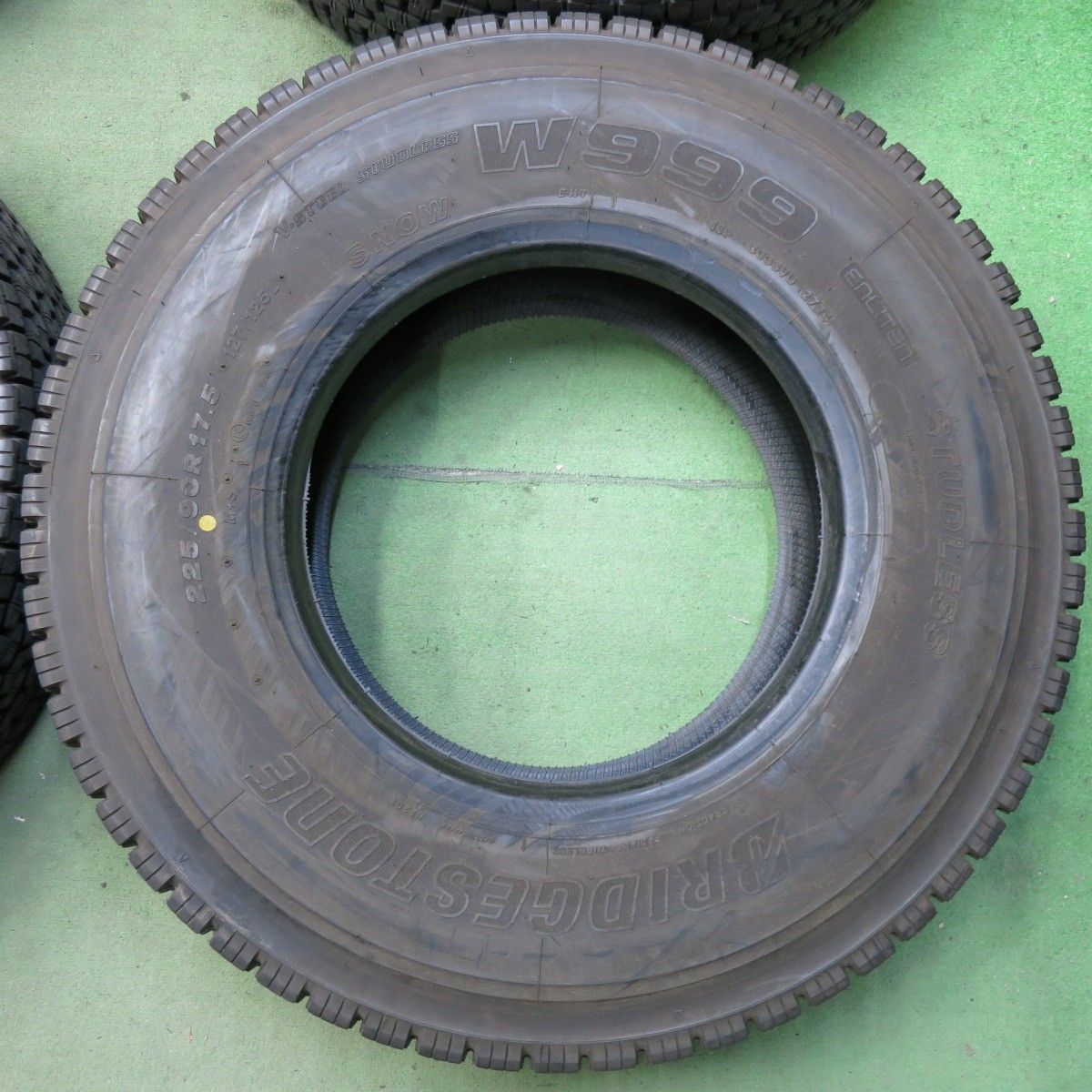 タイヤ 225|90R17.5