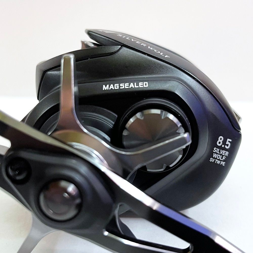 ダイワ シルバーウルフsvtw 1000XH PE スペシャル 右 新品です。 ダイワ ベイトリール シルバーウルフ SV TW 1000XH PE スペシャル(右