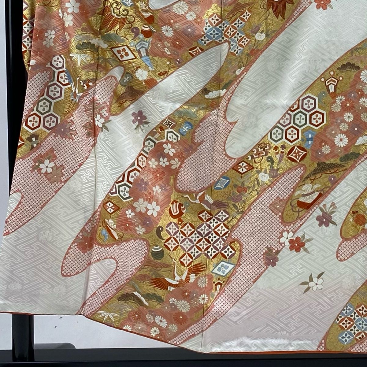 振袖フルセット(7点)・古典柄(絞り・エンボス加工・鹿の子・FS016