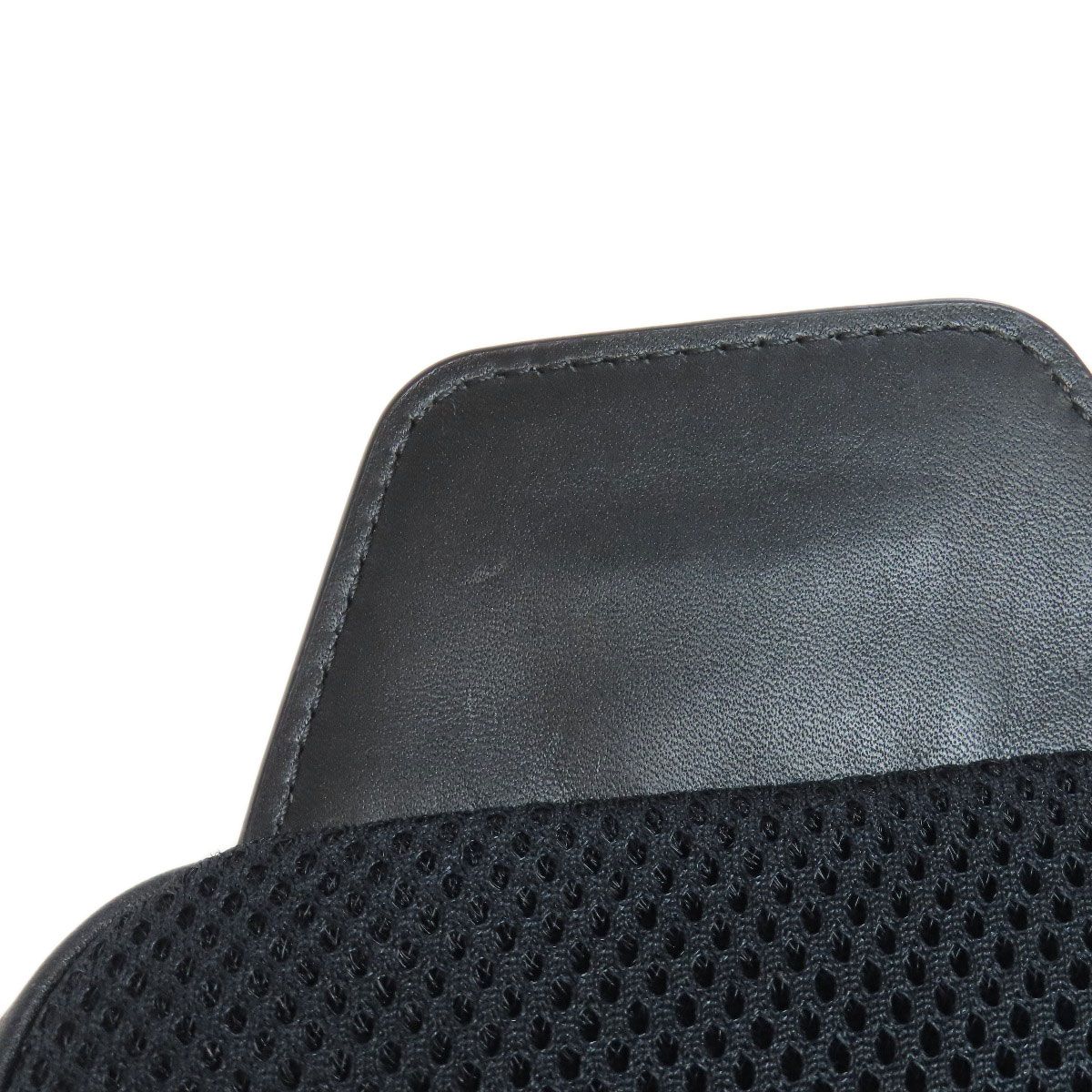 シグネチャー ボディバッグ