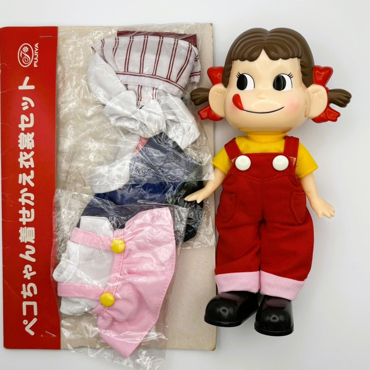 未使用品】 不二家 ペコちゃん 着せ替え人形 衣装セット 【331