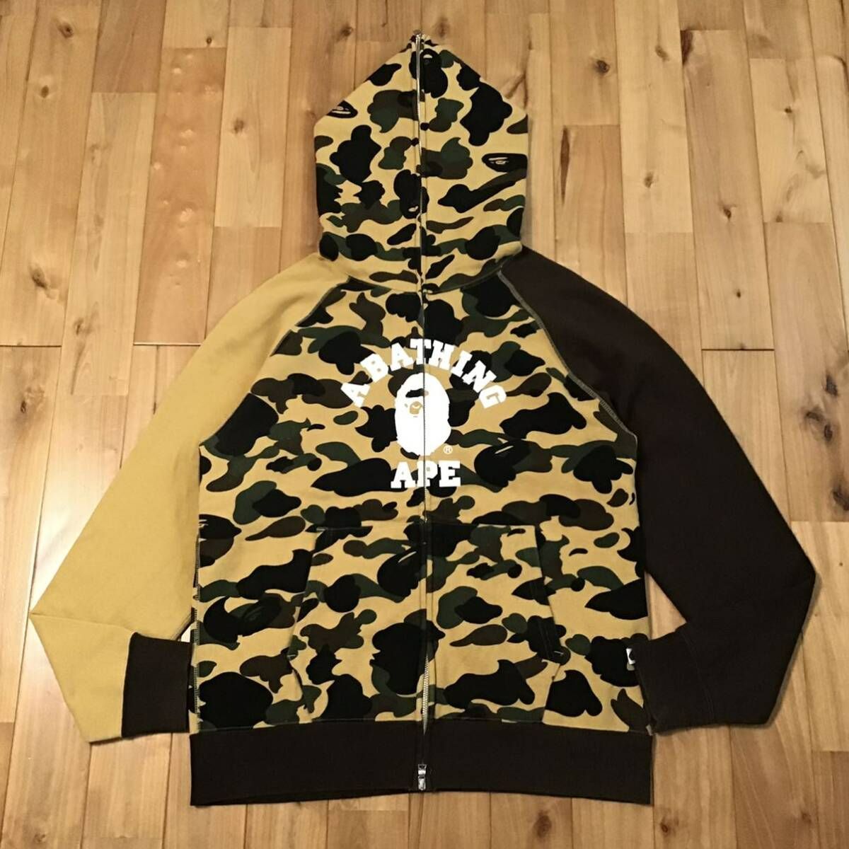 カレッジロゴ クレイジー パーカー Lサイズ a bathing ape BAPE full zip hoodie エイプ ベイプ Newjeans  Hanni 着用モデル ハニ ニュージーンズ - メルカリ