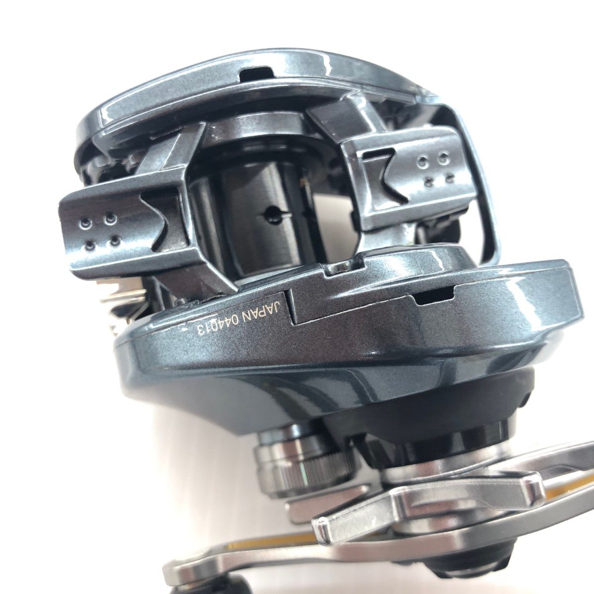 SHIMANO - σσ【中古】SHIMANO シマノ ベイトリール 22アルデバランBFS XG 程度B 044013 やや傷や汚れあり σσ【中古】SHIMANO シマノ ベイトリール 22アルデバランBFS XG
