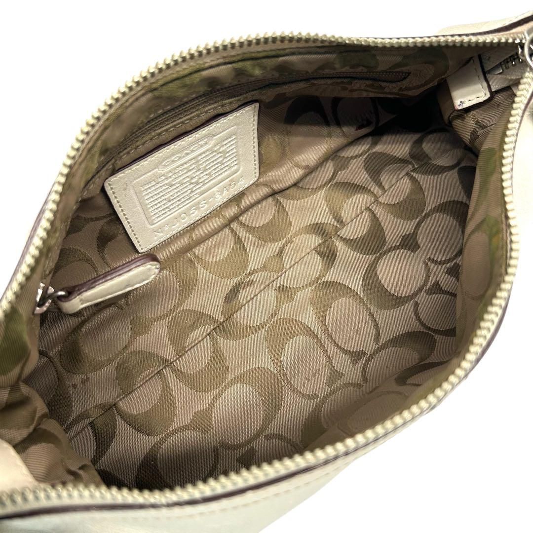 1162 Coach Hampton Pabbled Leather Bag - メルカリ