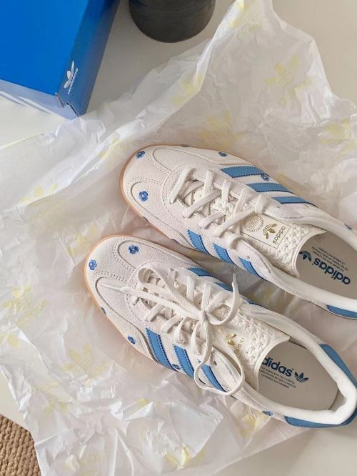 新品 adidas Samba gazelle indoor アディダス サンバ スニーカー ホワイトブルーの小さな花 男女兼用