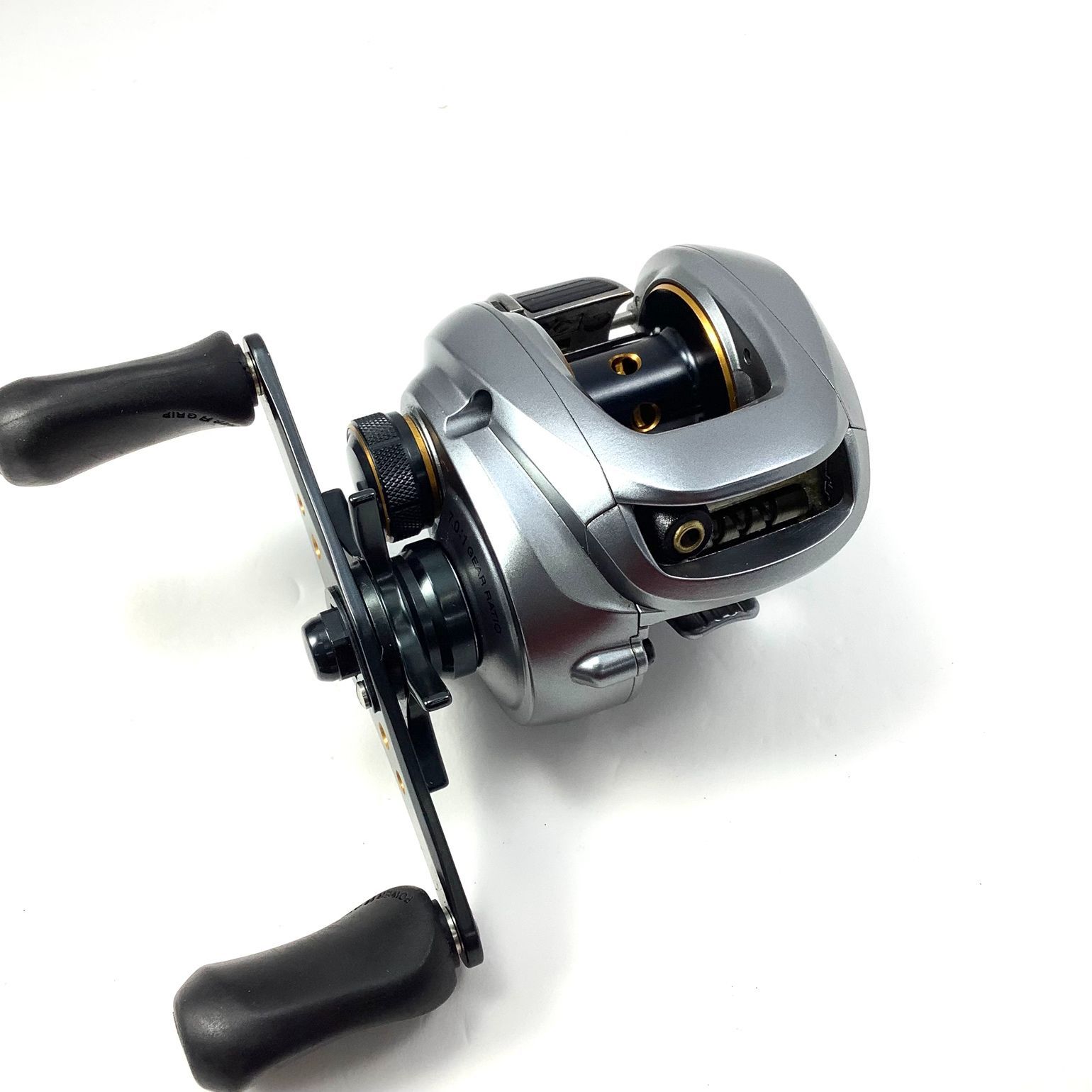 シマノ アルデバラン　Mg7 ベイトリール 右ハンドル　美品 1)【中古】【送料無料】シマノ アルデバラン Mg7 右巻き ギア比