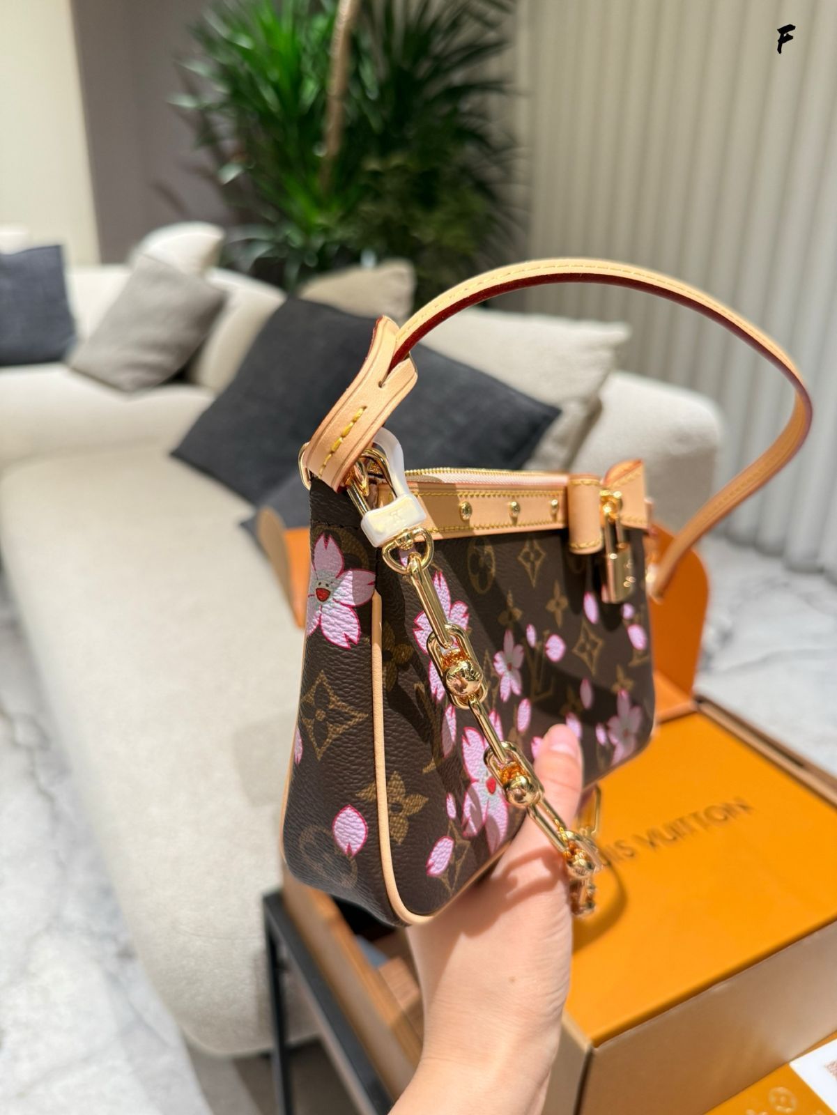 LV サクラピンク