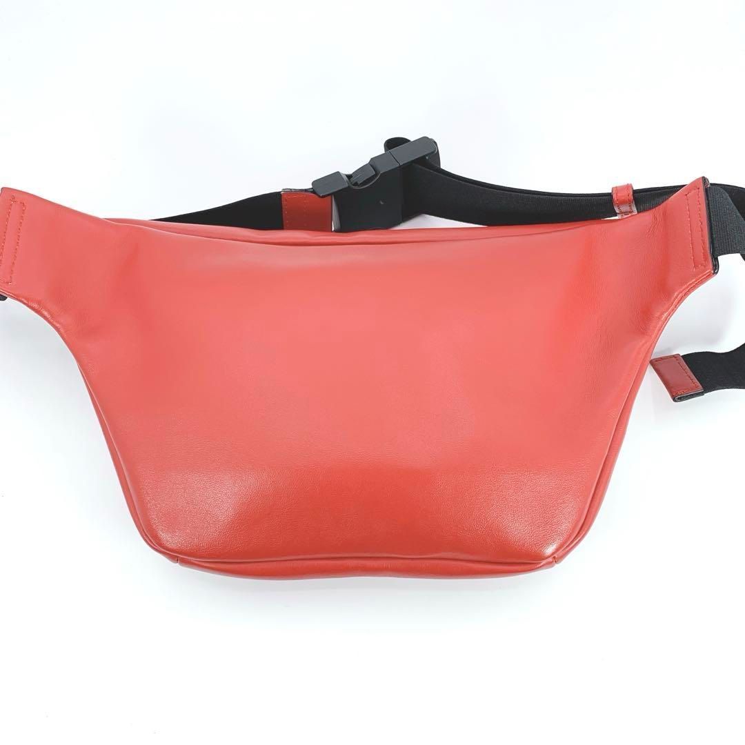 FENDI フェンディ