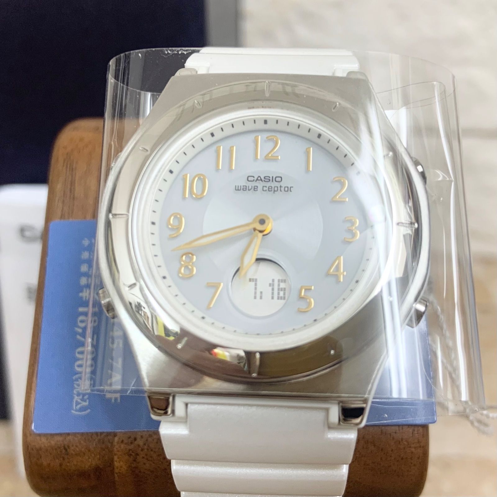 新品・未使用】CASIO レディース 電波ソーラー 白 ホワイト 腕時計 