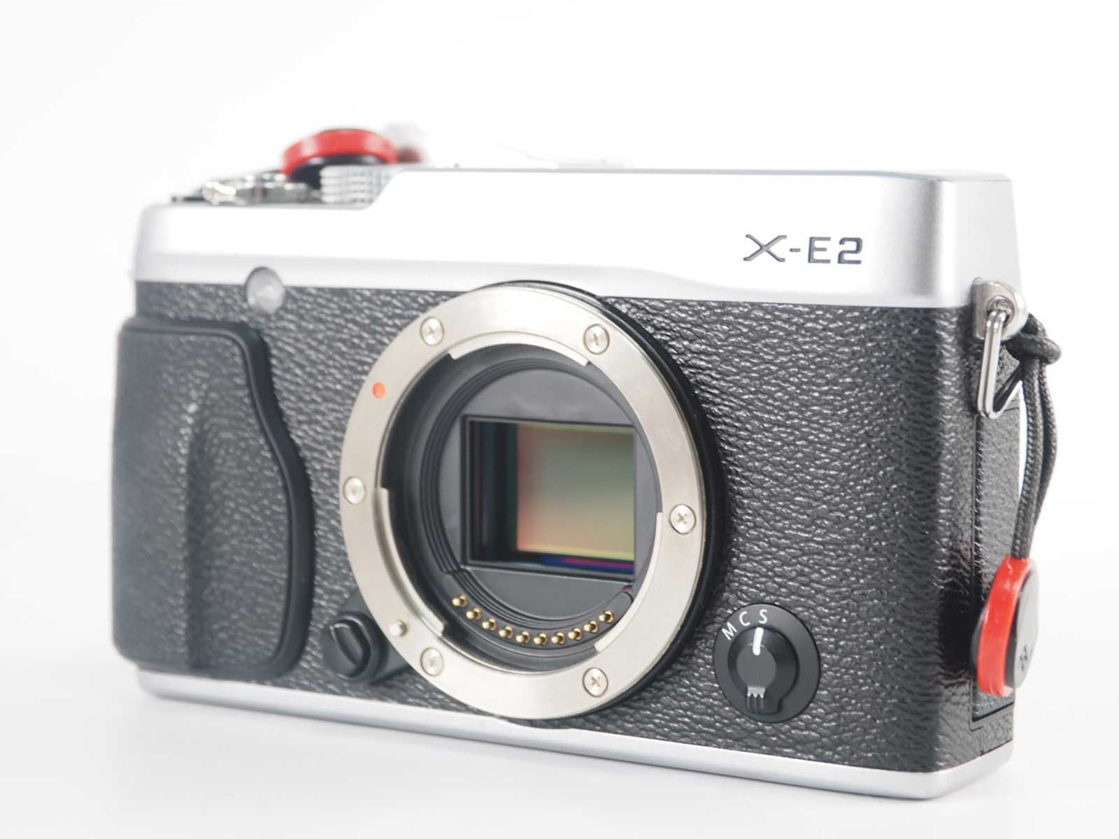 富士フイルム FUJIFILM X-E2 ボディ 価格比較 - 価格.com 富士フイルム XE2