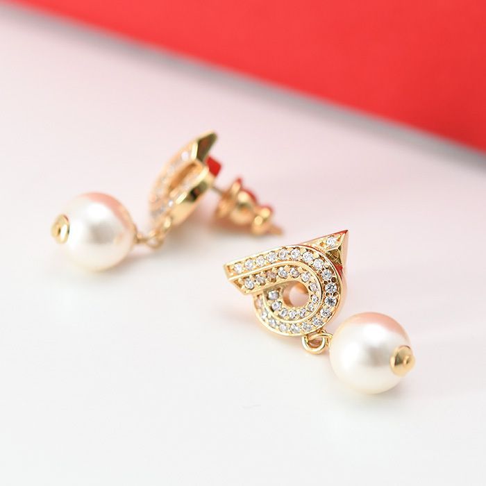 FERRAGAMO フェラガモ ピアス アクセサリー ガンチーニ パール