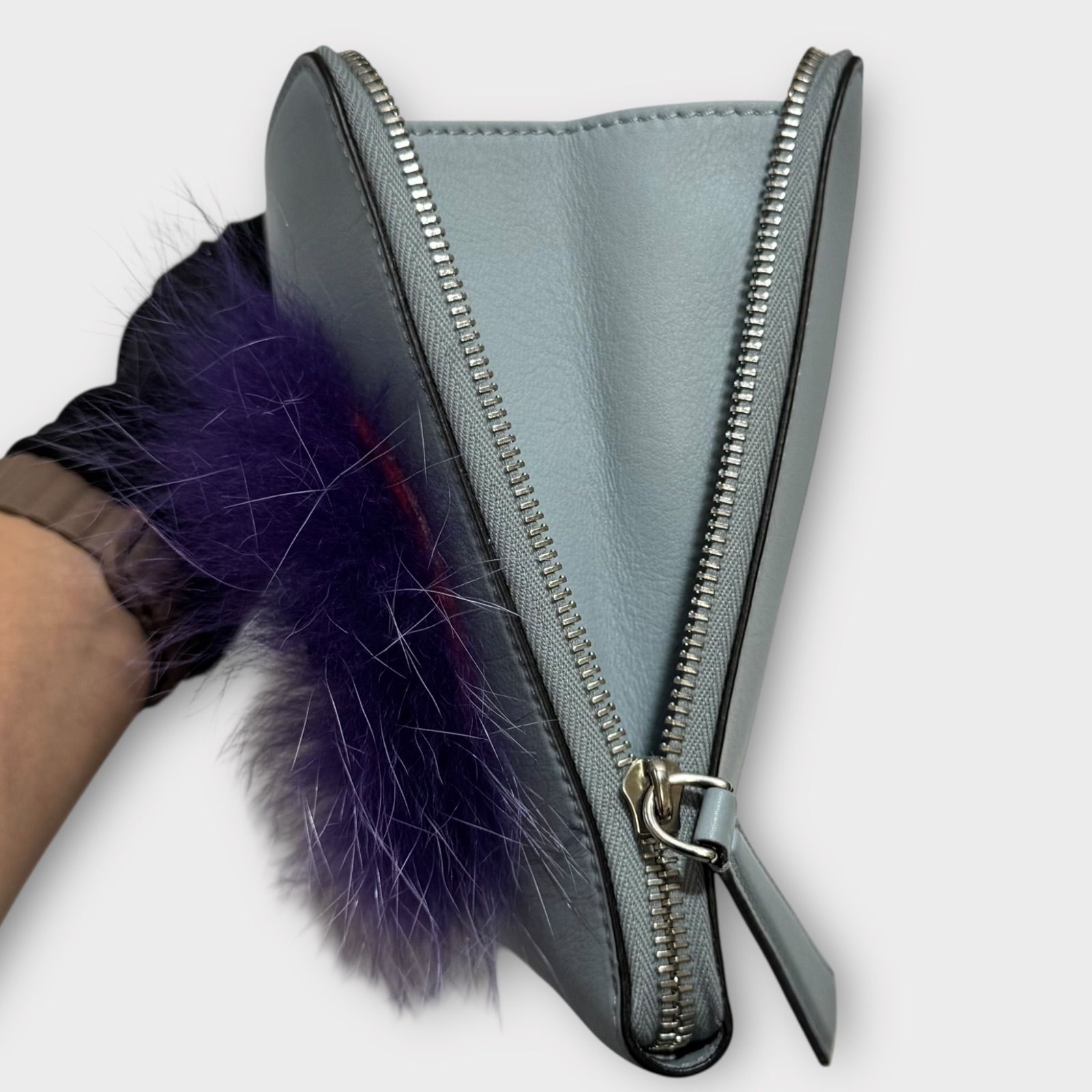 最終値下げ 美品 FENDI モンスター クラッチバッグ レザー 8M0363 美品