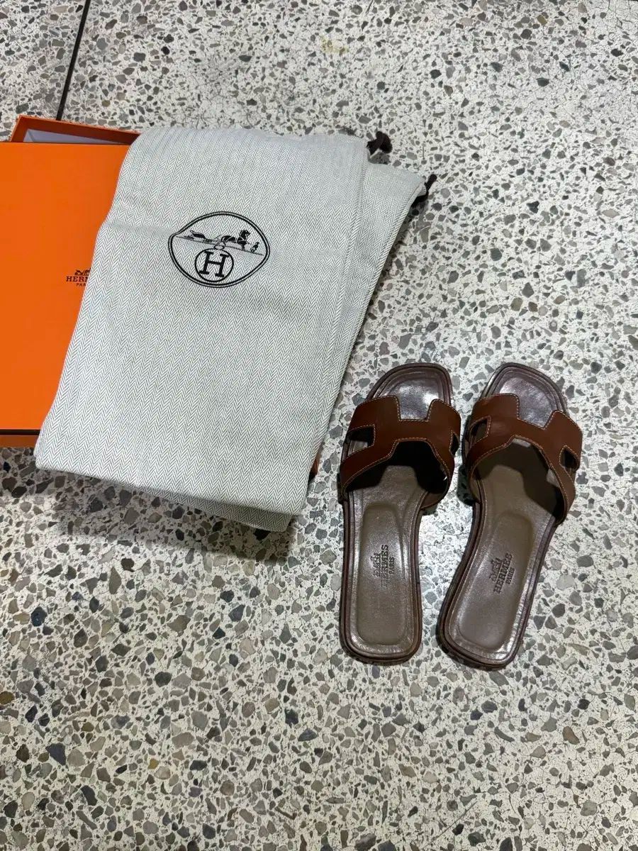 HERMES エルメス オラン スリッパ 35 サイズ