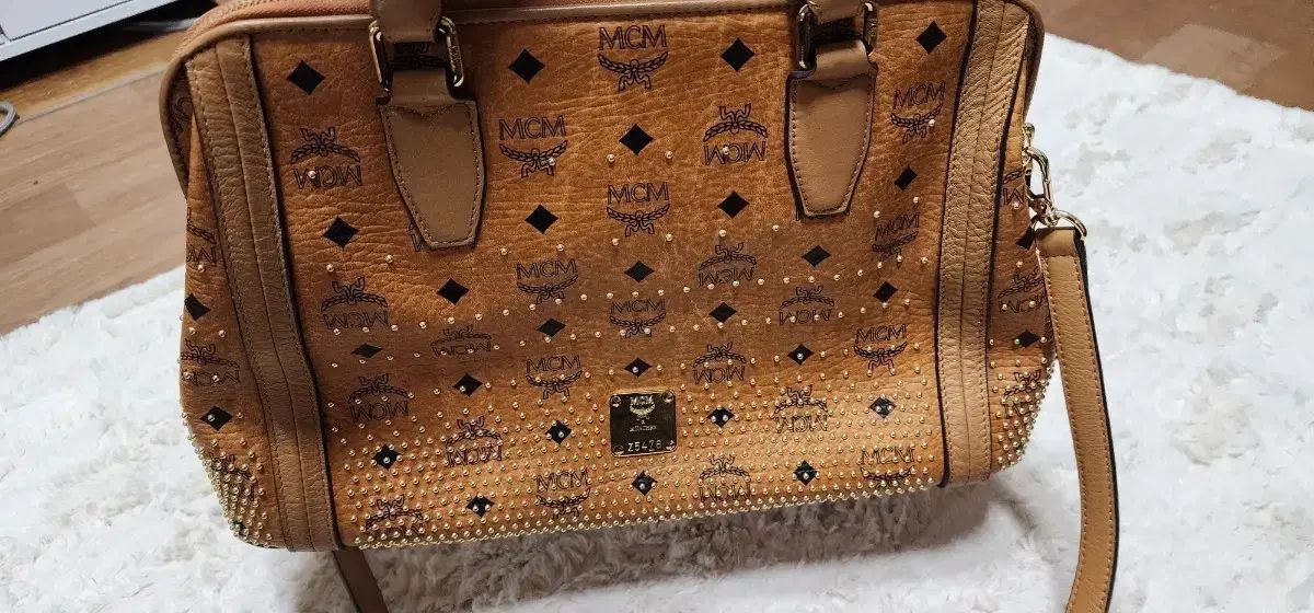 MCM クロスボディ ヴィセトス 美品 MCM カメラバッグ クロスボディ