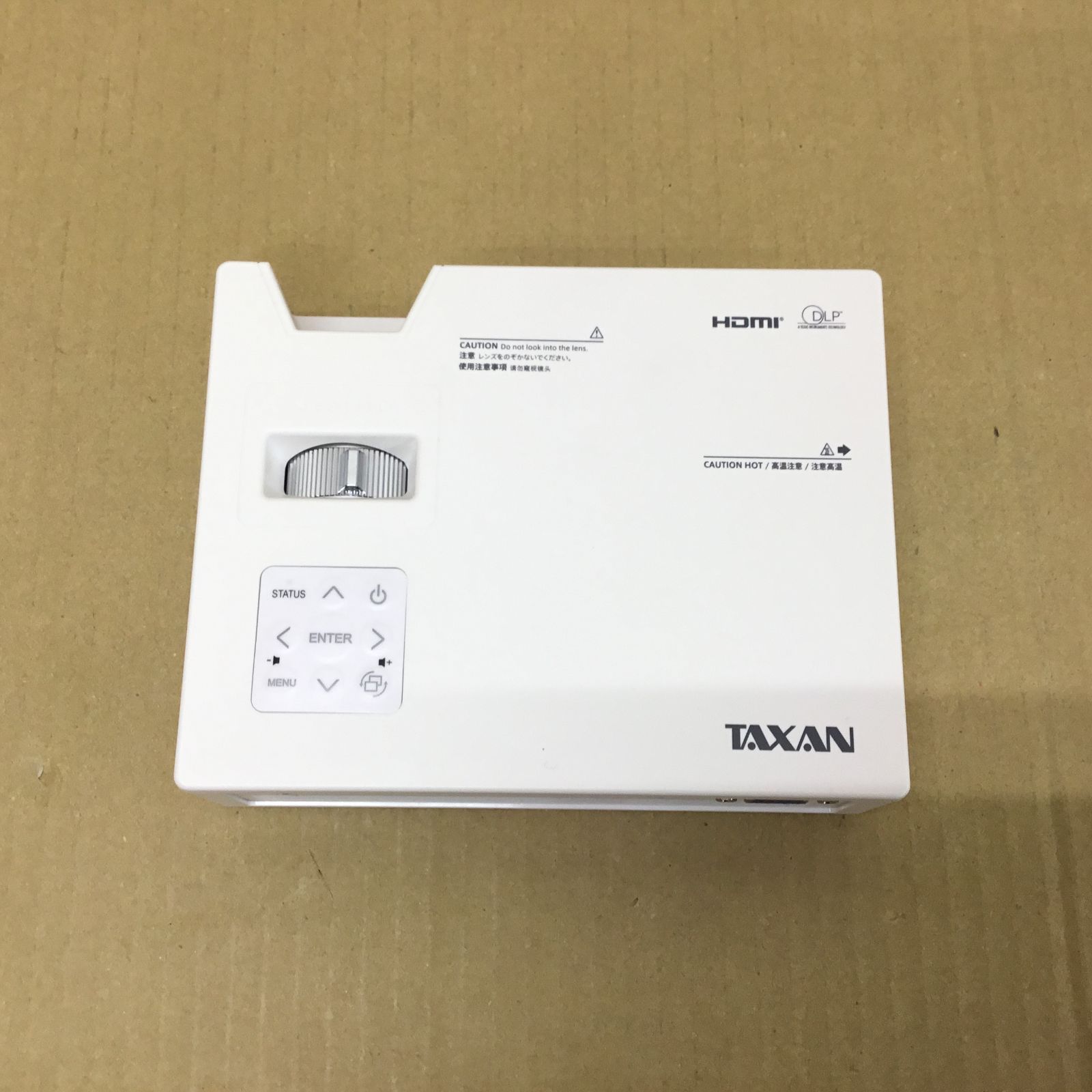 美品 TAXAN 小型LEDプロジェクター KG-PL081W　800ルーメン TAXAN スマホやタブレットとも ワイヤレス接続 小型LED